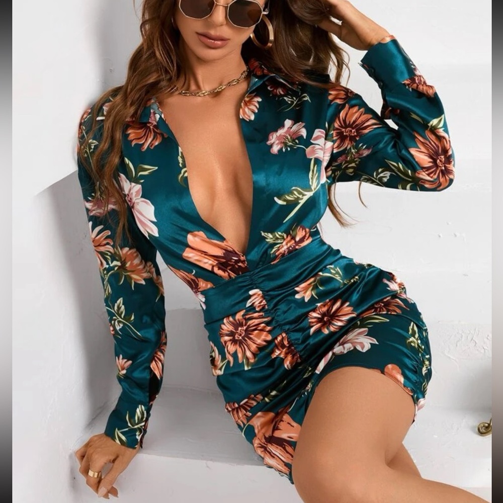 Plunge neck, Ruched, Bodycon Dress